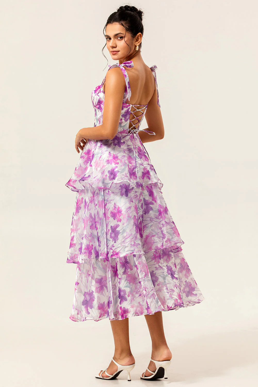 Violet Floral Une ligne Tiered Robe d’invité de mariage avec bretelles Noeuds - Image 2