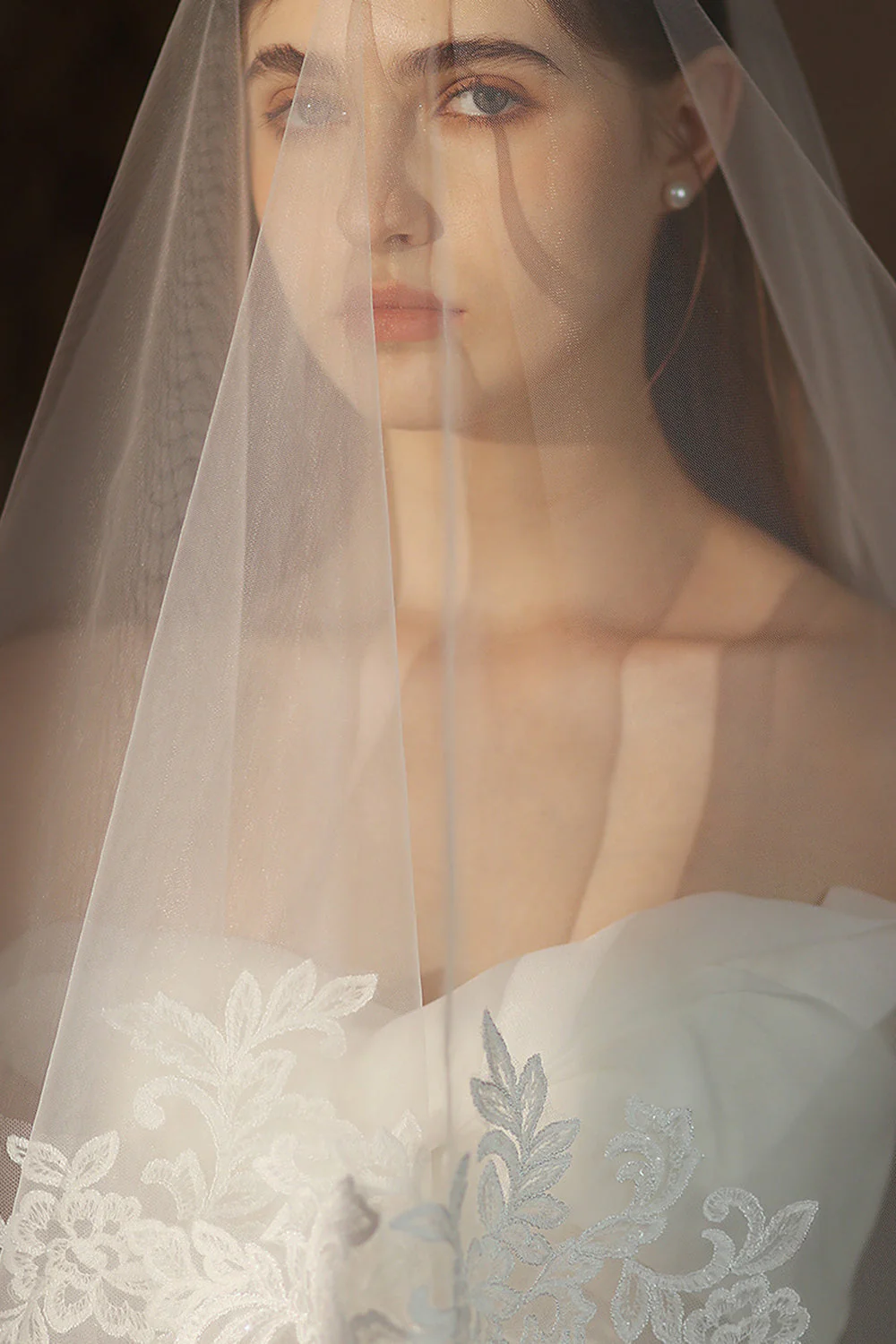 Voile de mariée classique blanc à deux niveaux - Image 4