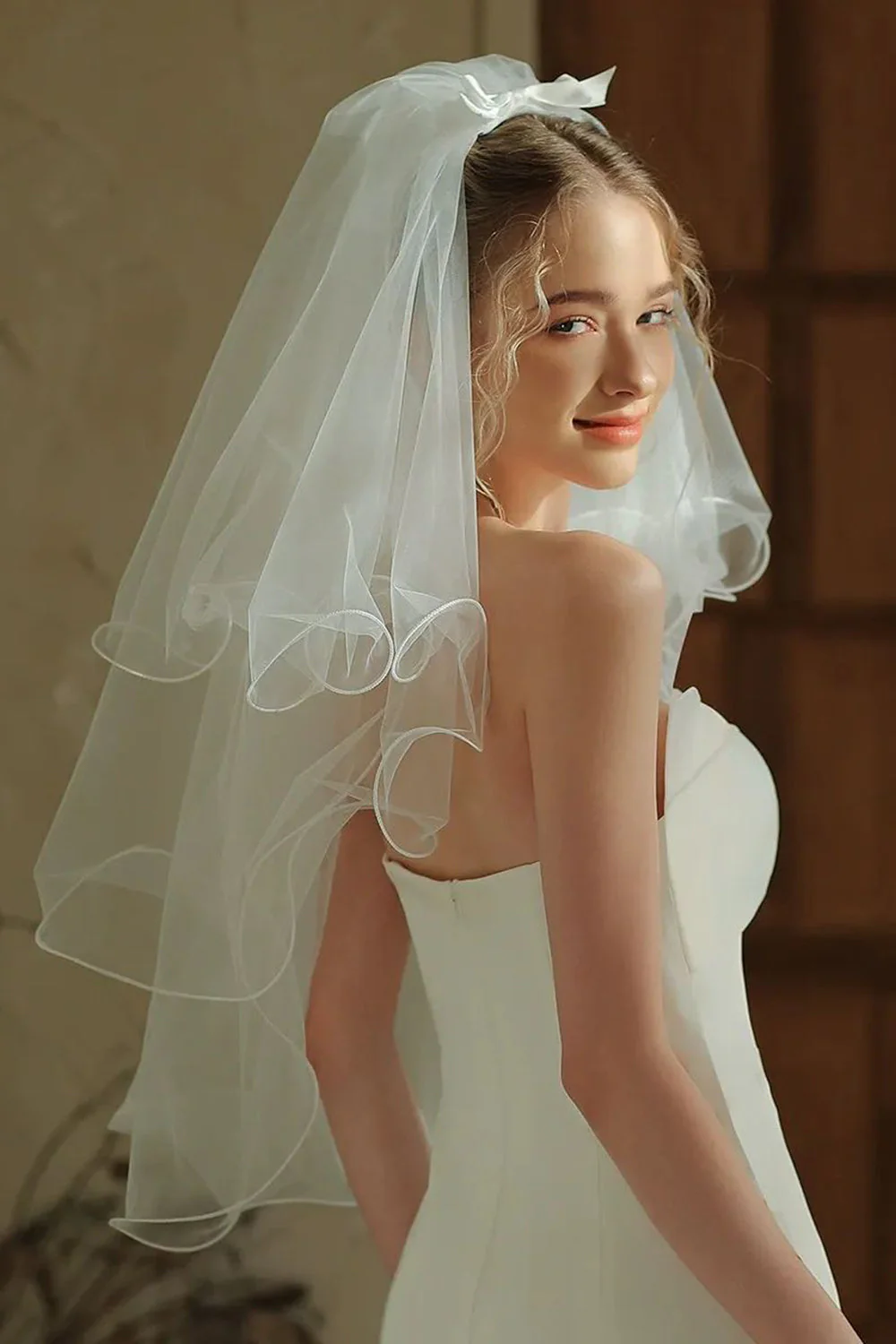 Voile de mariée court en tulle ivoire avec nœud - Image 3
