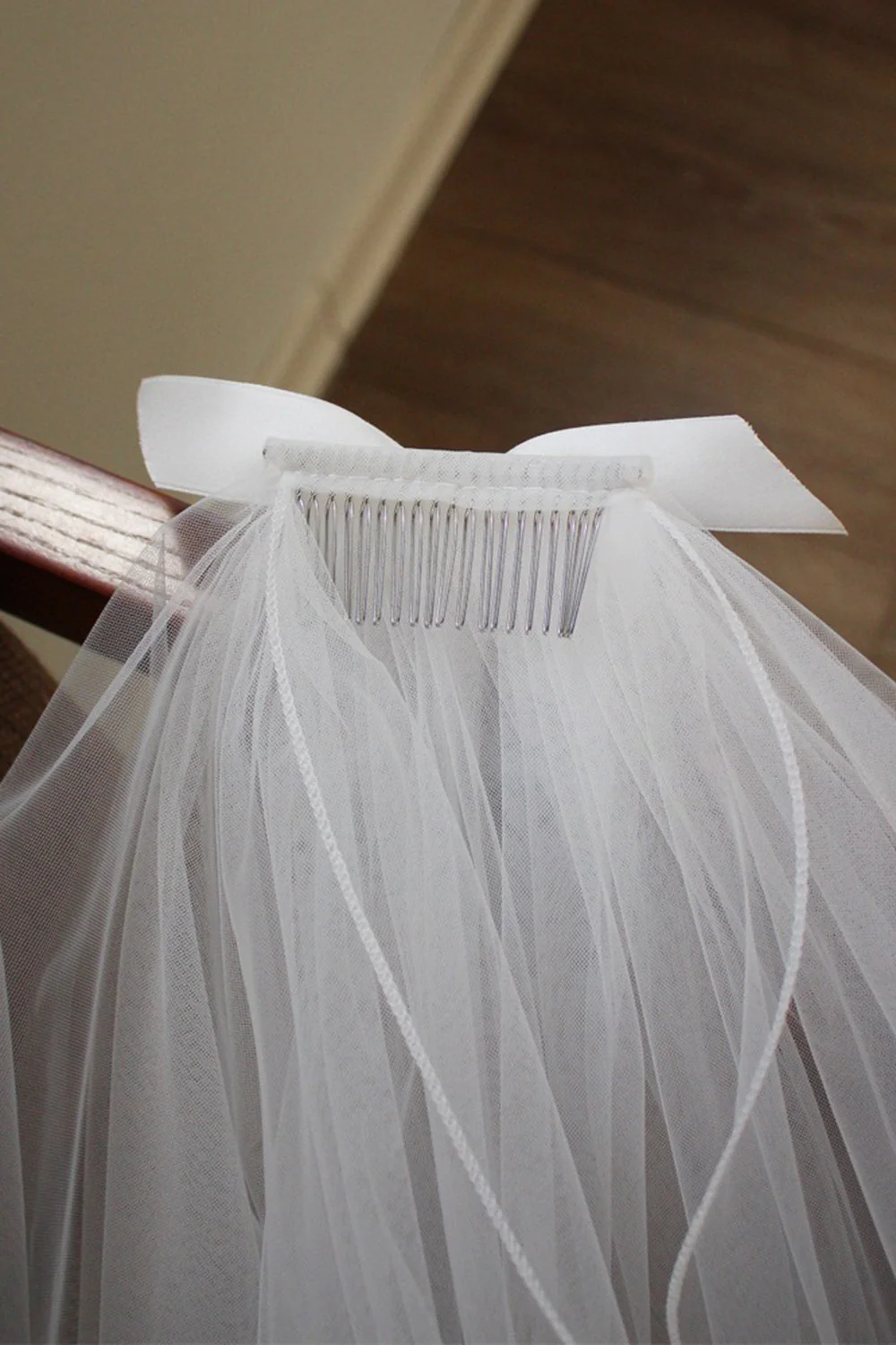 Voile de mariée court en tulle ivoire avec nœud - Image 5