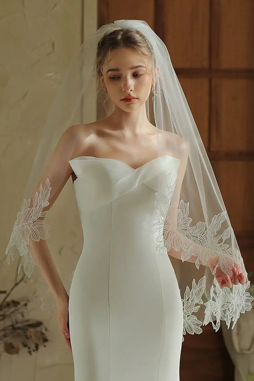 Voile de mariée midi fleuri ivoire avec appliqués - Image 3