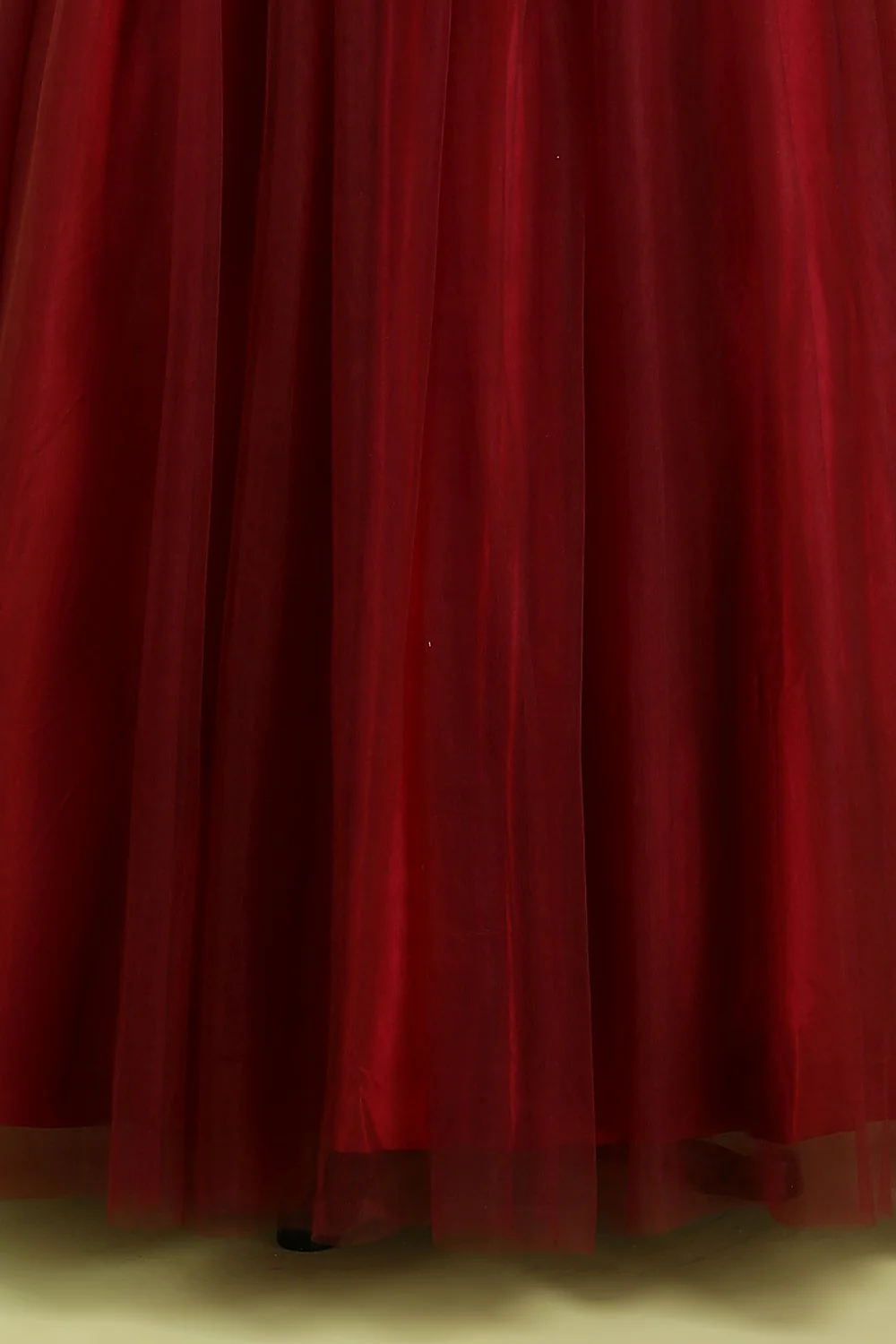 Robe de Bal en Tulle Burgundy Sans Bretelles - Image 7